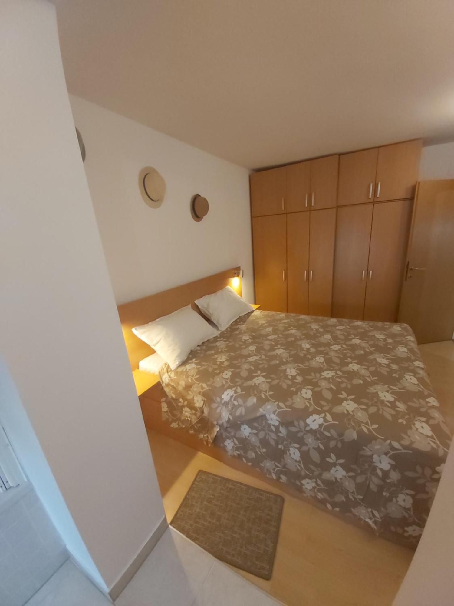 Apartman Luce With Shared Pool Zadar Exterior photo