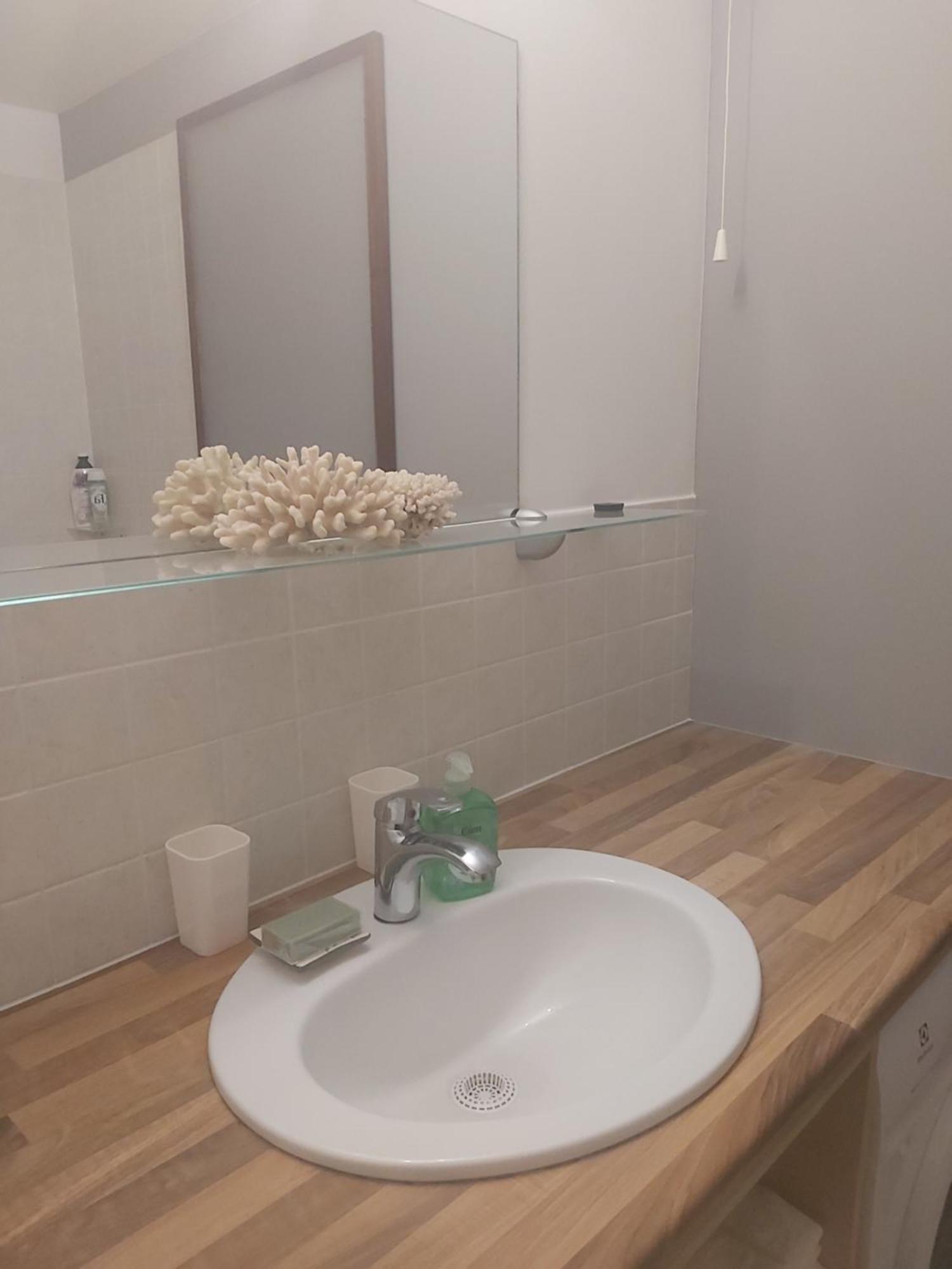 Apartman Luce With Shared Pool Zadar Exterior photo