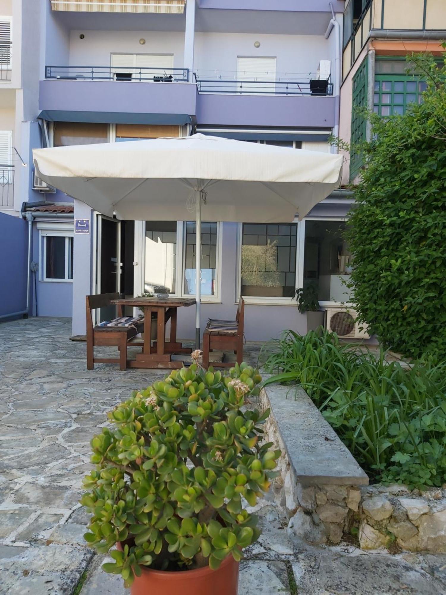 Apartman Luce With Shared Pool Zadar Exterior photo